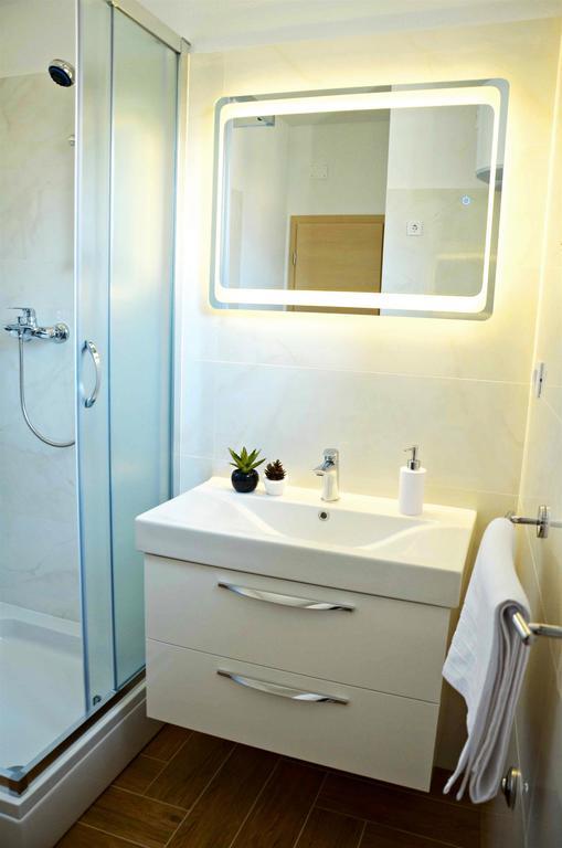 פוסטיר Apartment Luna מראה חיצוני תמונה