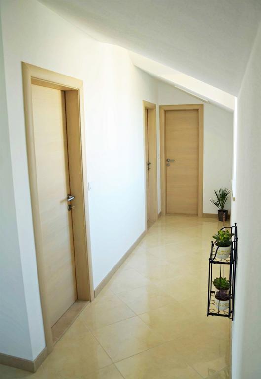 פוסטיר Apartment Luna מראה חיצוני תמונה