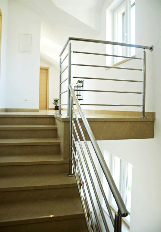 פוסטיר Apartment Luna מראה חיצוני תמונה