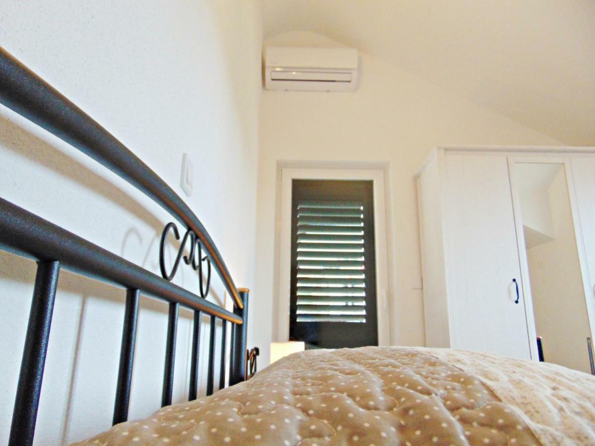 פוסטיר Apartment Luna מראה חיצוני תמונה
